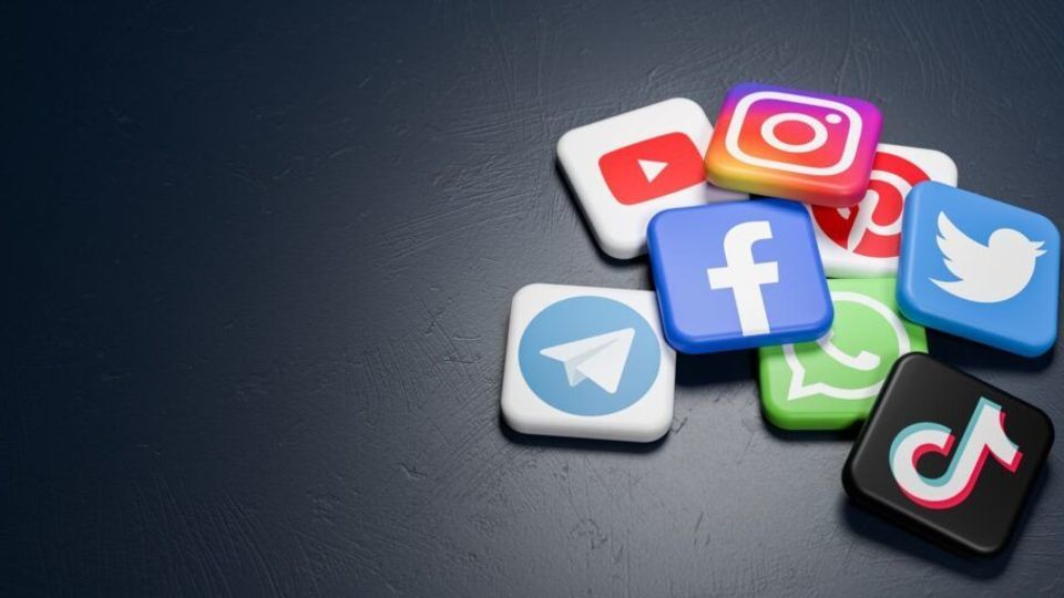 اتصال همزمان چتبات به تلگرام، اینستاگرام و واتساپ